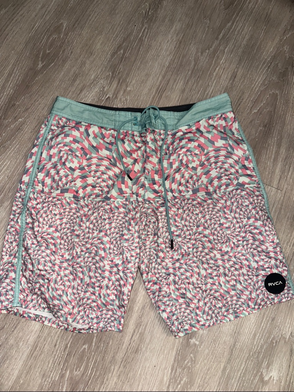 RVCA Men's Mint & Coral Geometric Swim Trunks
